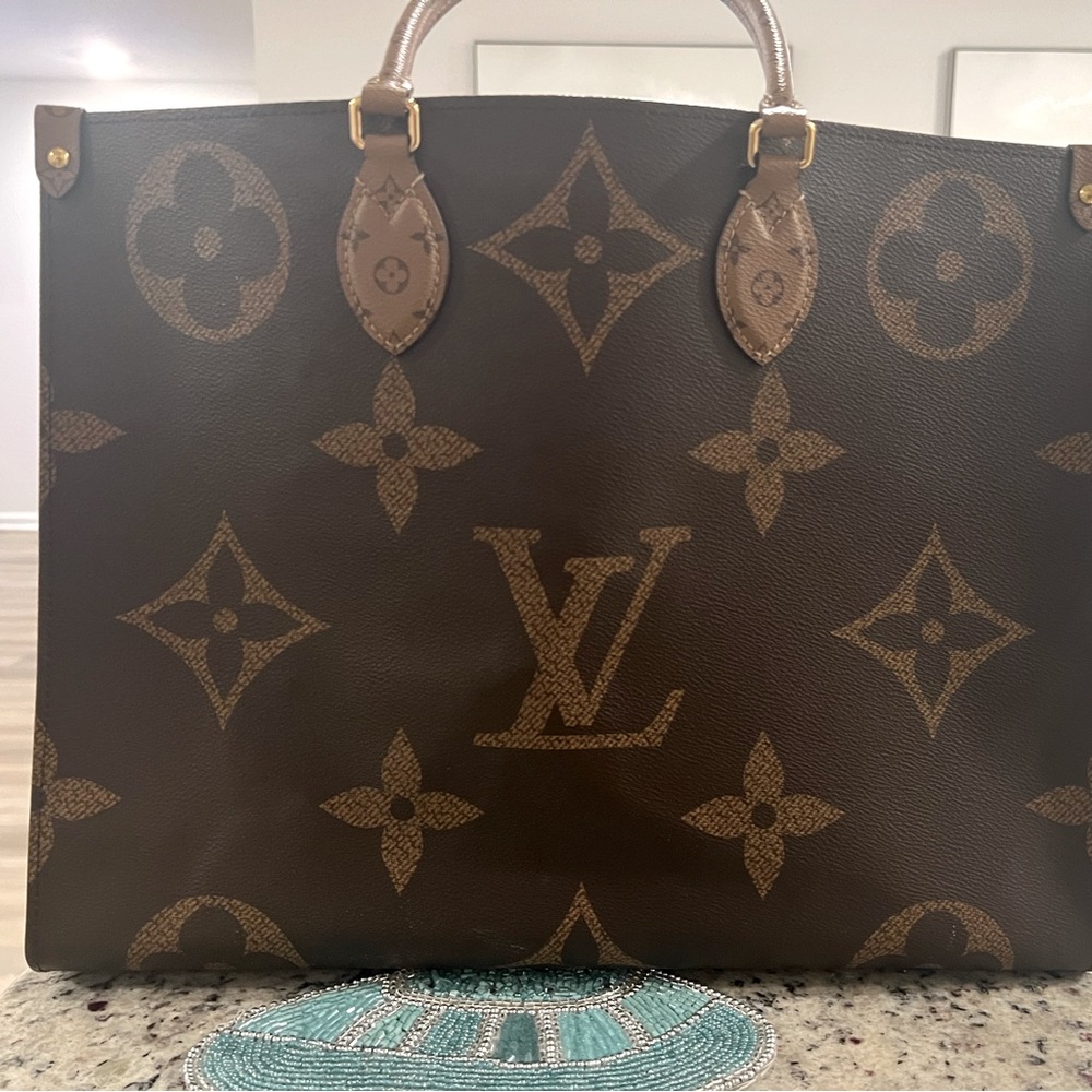 Louis Vuitton MM on THE GO